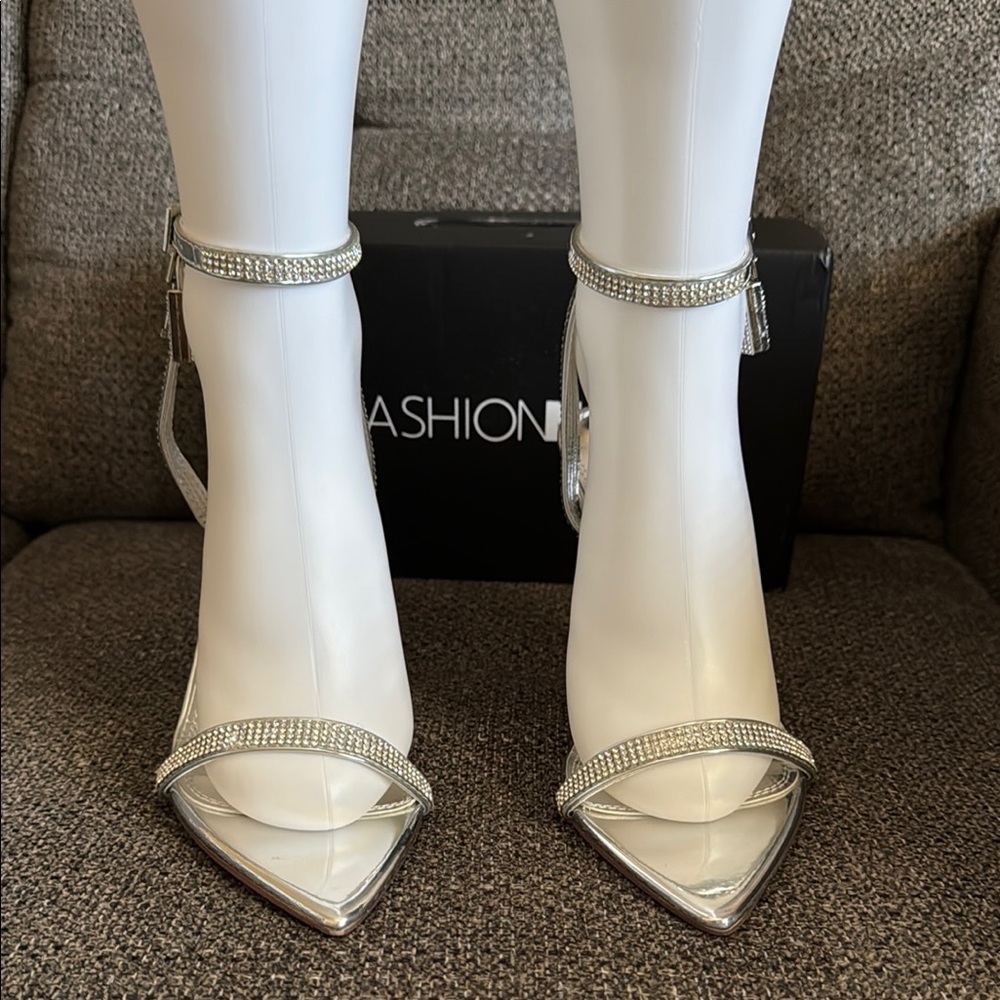 NWB! Fashion Nova Elegant White and Silver Women's Heels